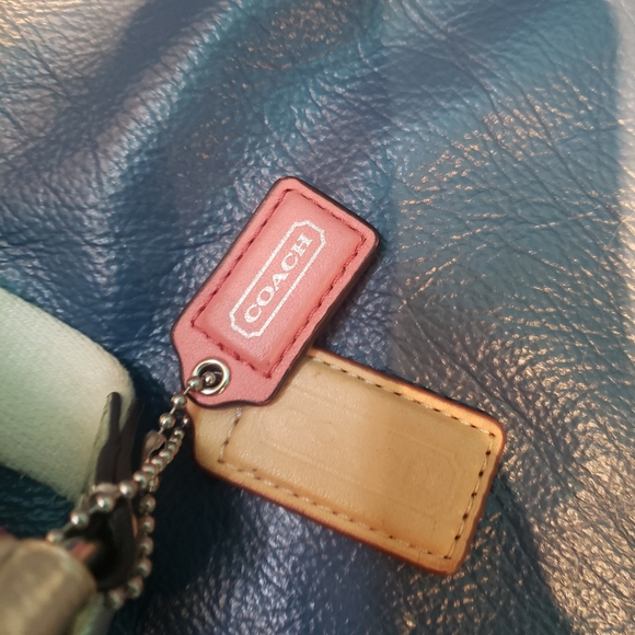 Coach Authenticate crossbody purse! - Picture 3 of 6